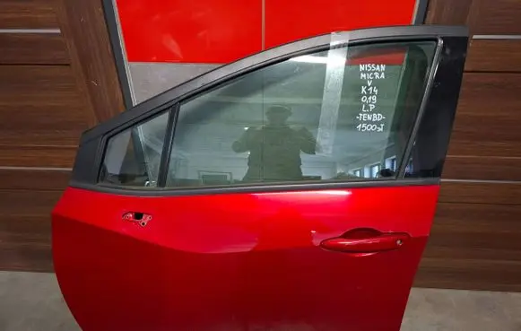 Nissan Micra K14 Front door