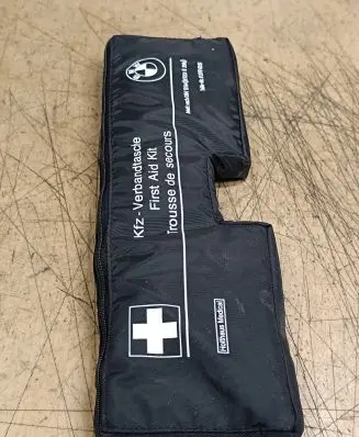 BMW 5 F10 F11 First aid kit 8270015
