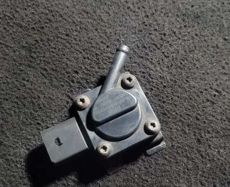 BMW X3 E83 Exhaust gas pressure sensor 7789219 08G01