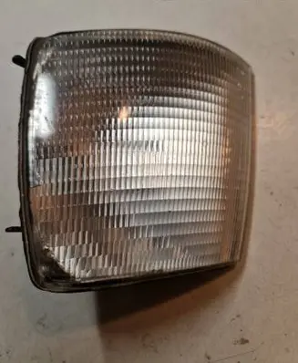 Volkswagen PASSAT B3 Front indicator light 183314B