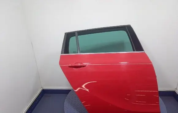 Opel Zafira C Rear door