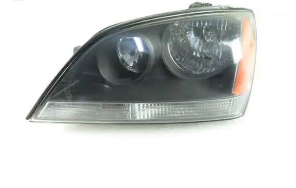 KIA Sorento Headlight/headlamp 921013E0