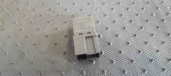 Volvo S40, V40 Other relay MB953382 A1001-X7
