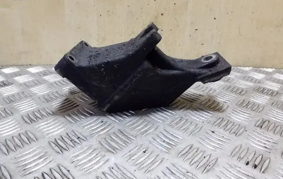 Mercedes-Benz ML W163 Engine mounting bracket A6122230204
