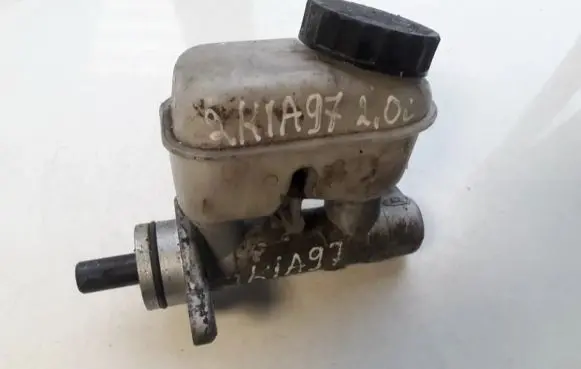 KIA Clarus Master brake cylinder