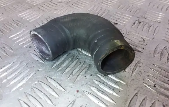 Audi A4 S4 B5 8D Engine coolant pipe/hose 0143126