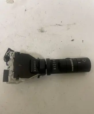 Nissan Qashqai Wiper control stalk 6Y09SD