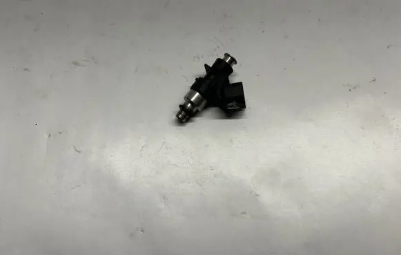 Dodge Challenger Fuel injector 05184085AD 0280158233