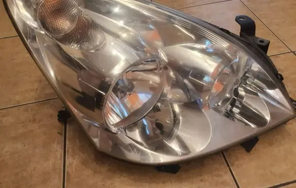 Toyota Corolla Verso AR10 Headlight/headlamp 3124R