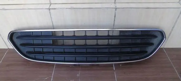 Mini Cooper Countryman R60 Front bumper upper radiator grill 7396533