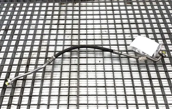 Volvo XC60 Air conditioning (A/C) pipe/hose 32226282