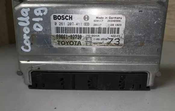 Toyota Corolla E120 E130 Engine control unit/module 8966102730 26SA8389 0261207411