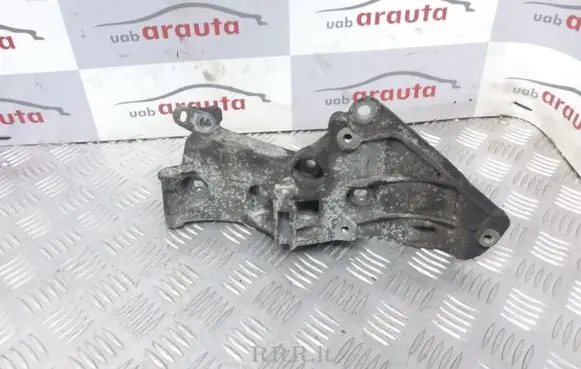 Renault Scenic II - Grand scenic II Generator/alternator bracket 8200327134