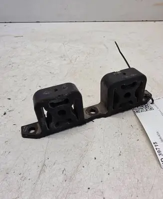 BMW 7 E65 E66 Muffler mount bracket/holder 7789668