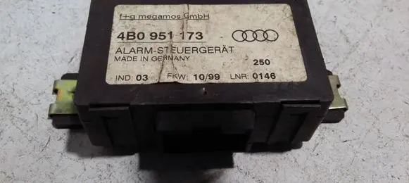 Audi A4 S4 B5 8D Alarm control unit/module 4B0951173