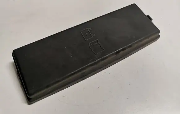 Land Rover Discovery 4 - LR4 Fuse box cover