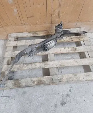 Volkswagen Touran II Steering rack 0196B00144