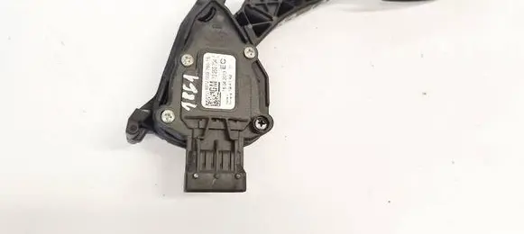 Opel Astra J Accelerator throttle pedal 13252704