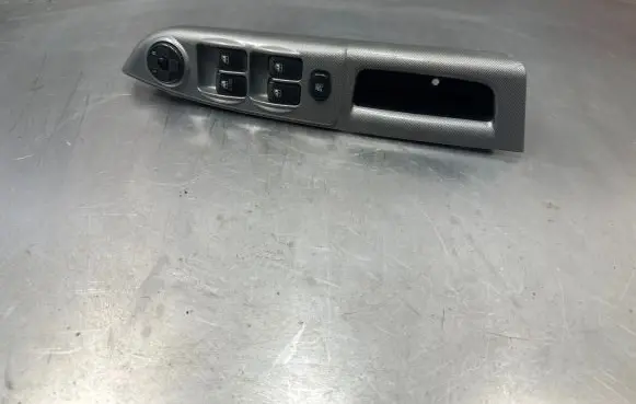 Hyundai Getz Electric window control switch 935701c110