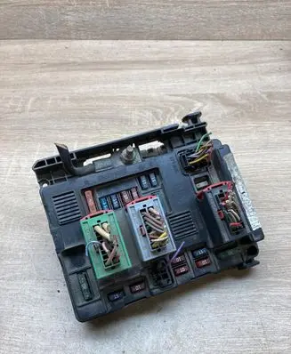Peugeot 407 Central body control module 9636079380
