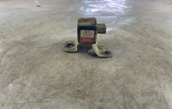 Toyota Land Cruiser (HDJ90) Airbag deployment crash/impact sensor 1876003550 3917460040