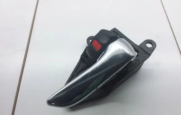 Toyota Avensis Verso Front door interior handle 