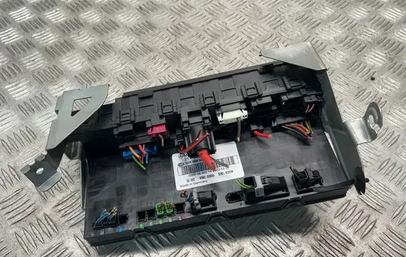 Mercedes-Benz E W211 Fuse module 2115456801