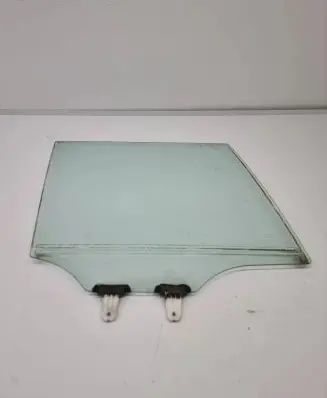 Suzuki Grand Vitara II Rear door window glass