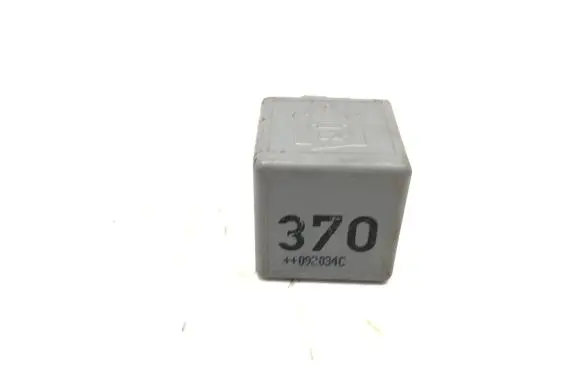Audi A4 S4 B8 8K Other relay 8D0951253