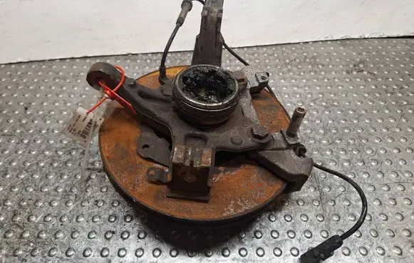 Renault Clio IV Front wheel hub spindle knuckle S14765243 400158668R