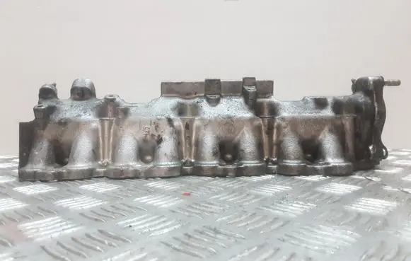 Toyota Corolla E120 E130 Intake manifold