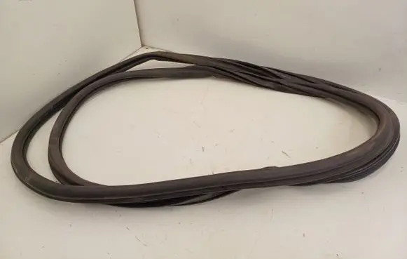Audi TT TTS RS Mk3 8S Trunk rubber seal (body) 8S8827705