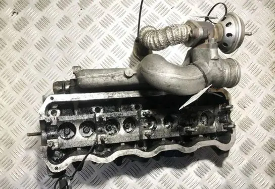Volkswagen PASSAT B5 Engine head 028103373N