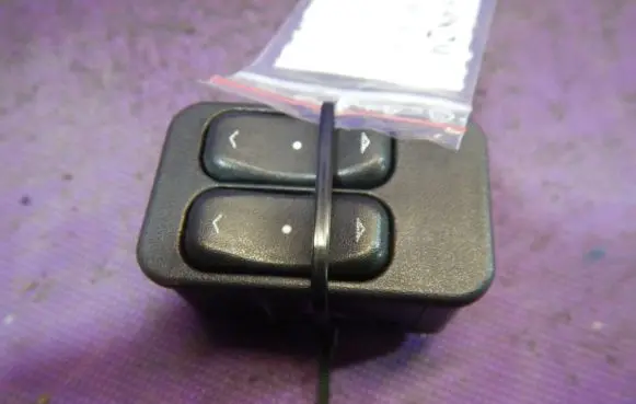 Opel Corsa D Quarter vent window switch 13363202