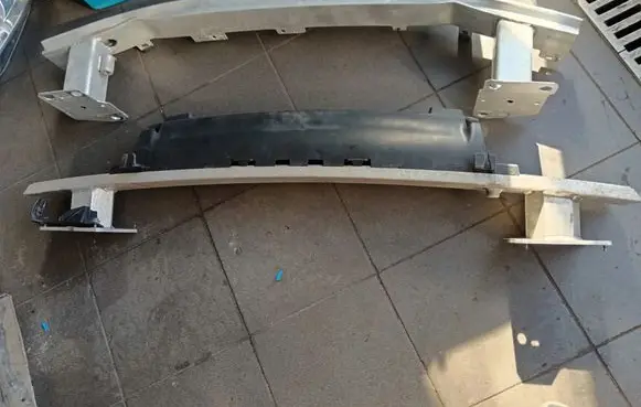 Renault Megane III Front bumper support beam 