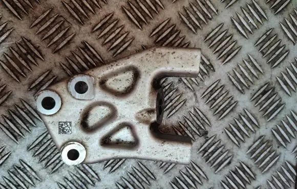 Maserati Levante Engine mounting bracket