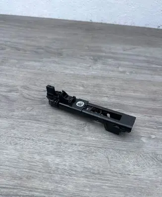 Volkswagen Golf VII Seat belt height adjuster 8V0857819