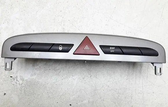Peugeot 308 Hazard light switch 706380