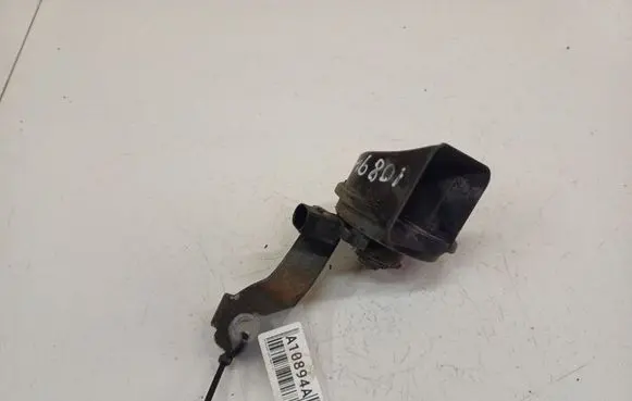 Volkswagen Golf V Horn signal 703881157