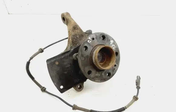 Renault Trafic III (X82) Front wheel hub