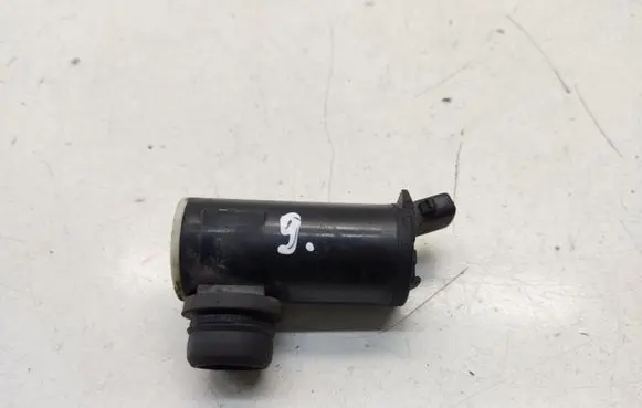 Hyundai ix35 Windscreen/windshield washer pump 985102S100