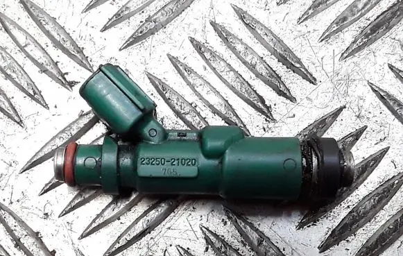 Toyota Prius (NHW20) Fuel injector 2325021020