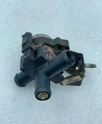 Mercedes-Benz ML W166 Webasto circulation pump for autonomous heater A0005062864