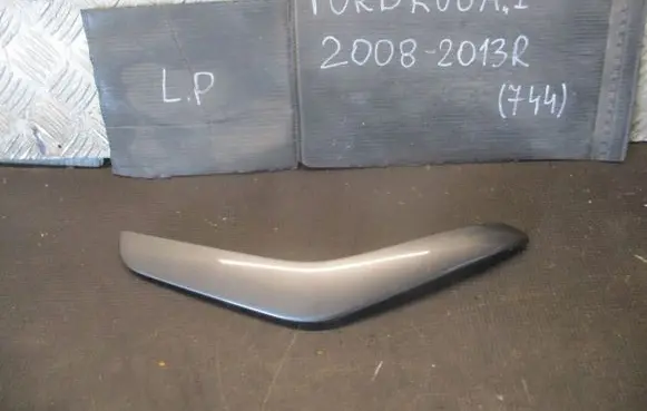 Ford Kuga I Front door trim bar 
