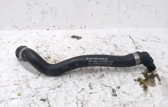 Mercedes-Benz CLS C219 Engine coolant pipe/hose A2118302896