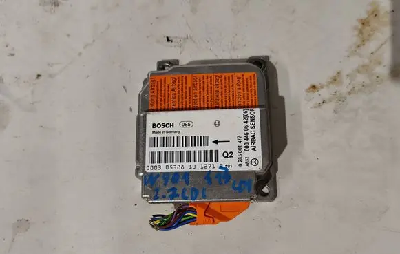 Mercedes-Benz Sprinter W901 W902 W903 W904 Airbag control unit/module 0004460642