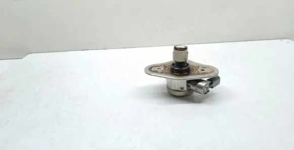 BMW 3 E90 E91 Fuel injection high pressure pump 7562473 0261520041