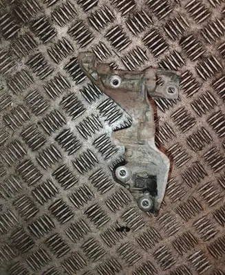 Mercedes-Benz Vito Viano W447 EGR valve cooler bracket 147174072R