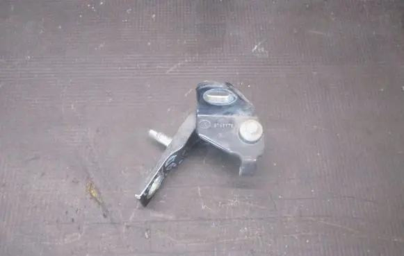 Ford Mondeo MK IV Rear door lower hinge