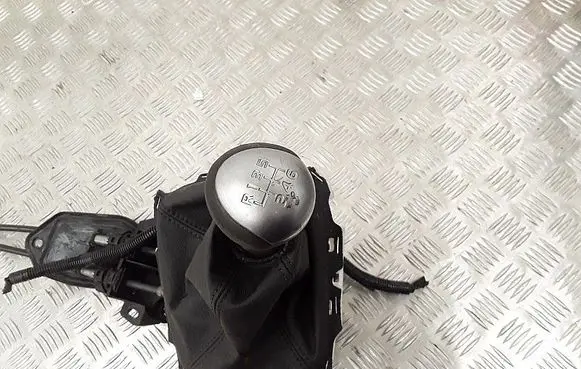 Toyota Avensis T270 Gear shifter/selector 
